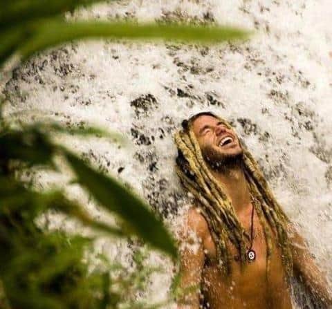 Read more about the article Rasta hajmosás